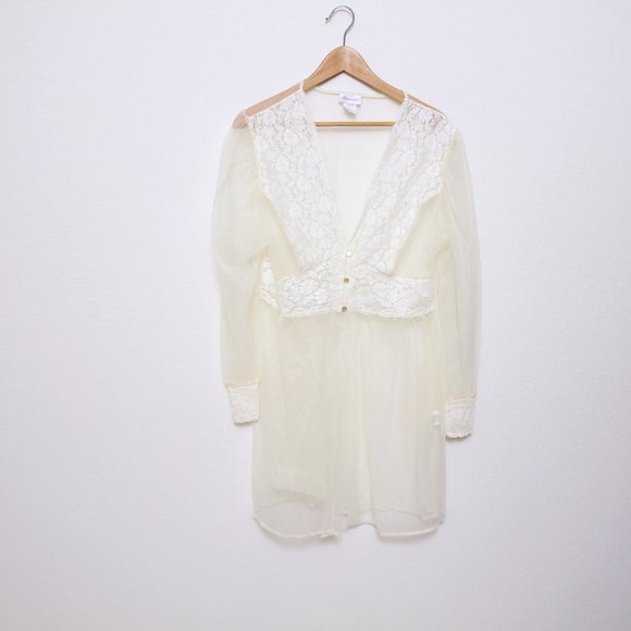 Amoureuse Translucent Lace Robe Lingerie - Picture 1 of 6